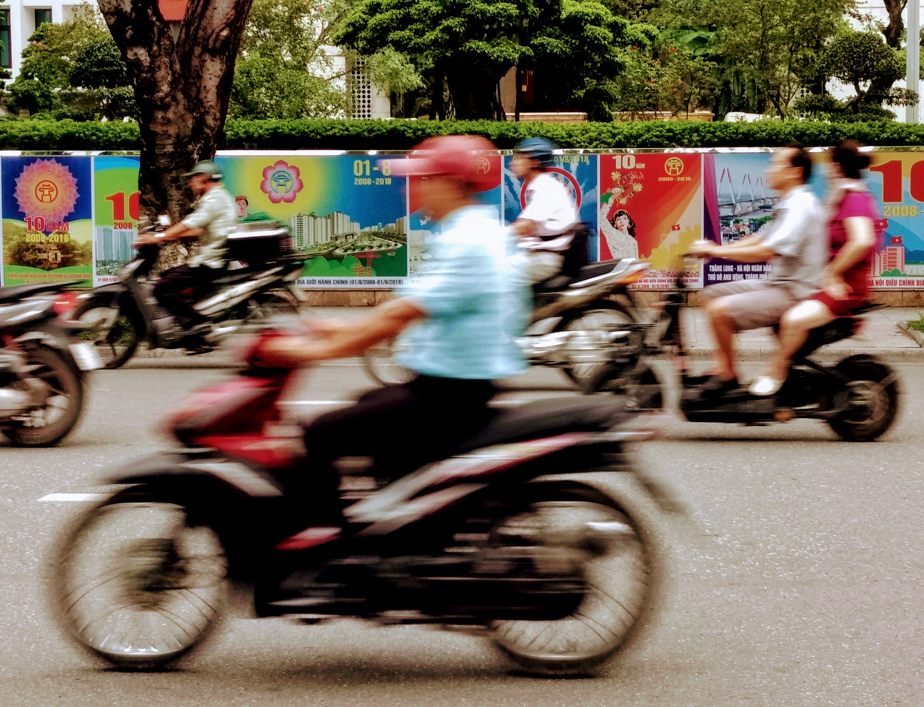 How To Survive Road Crossing In Vietnam! 